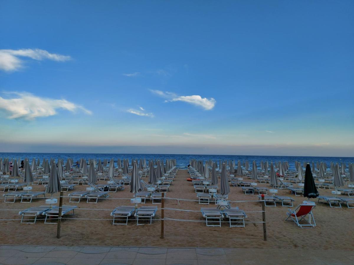 Hotel Piccadilly Lido di Jesolo Dış mekan fotoğraf
