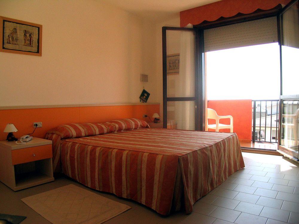 Hotel Piccadilly Lido di Jesolo Dış mekan fotoğraf