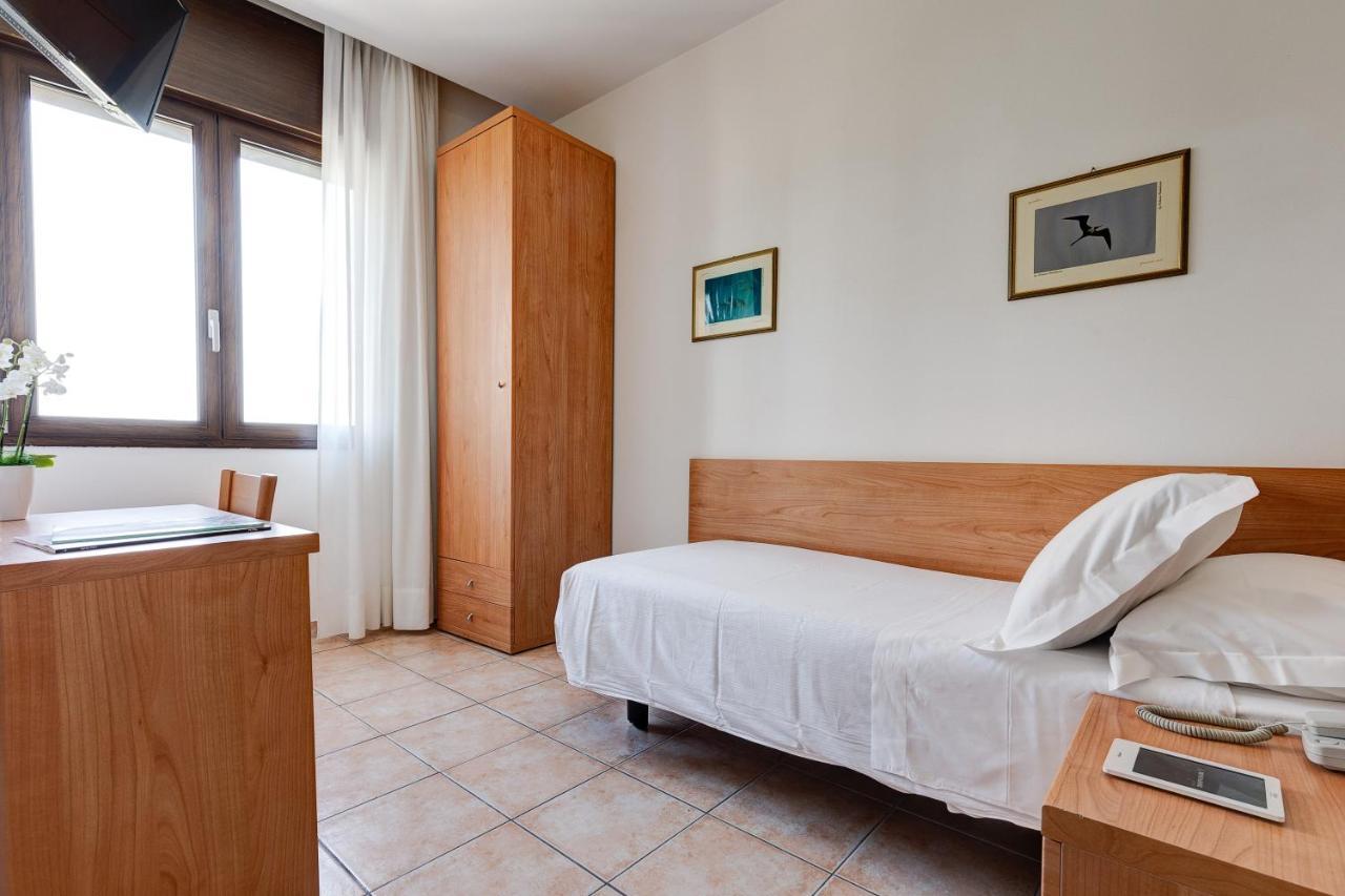 Hotel Piccadilly Lido di Jesolo Dış mekan fotoğraf